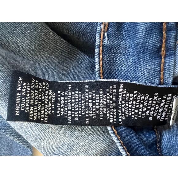 Fashion Nova Light Wash Skinny Jeans With Rips Size 9/29 - Picture 6 of 6